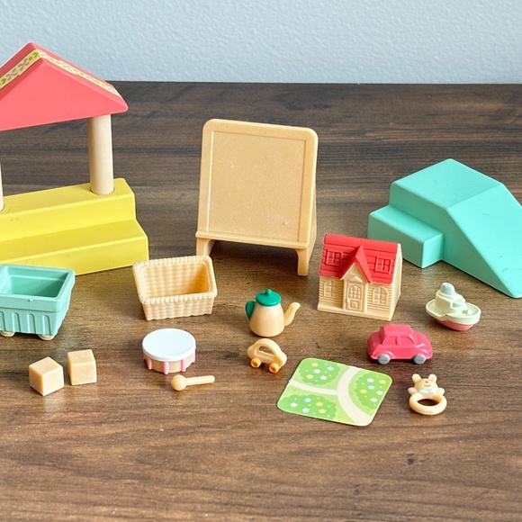 CALICO CRITTER Sylvanian Families Toy Shop Store Replacement Parts ACESSORIES - Picture 1 of 8
